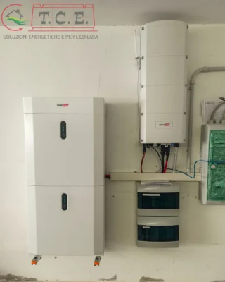 ☀️ Avanzata installazione by T.C.E.! 🔋
Massima efficienza e autonomia con inverter trifase SolarEdge e 2 batterie SolarEdge Home 48V. 
Più energia, meno sprechi! ⚡
✅ Ottimizzazione dei consumi📊
✅ Accumulo intelligente🔝
✅ Indipendenza e sostenibilità🏡
Con T.C.E. – Soluzioni energetiche e per l’edilizia, il futuro è già qui! 🌍
📩 CONTATTACI per il tuo impianto su misura! 📞💬
#tcesrlatwork #solaredgeinverters #solaredgepv #energierinnovabili #fotovoltaico #accumulo